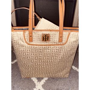 🌈 TOMMY HILFIGER Tote Bag!